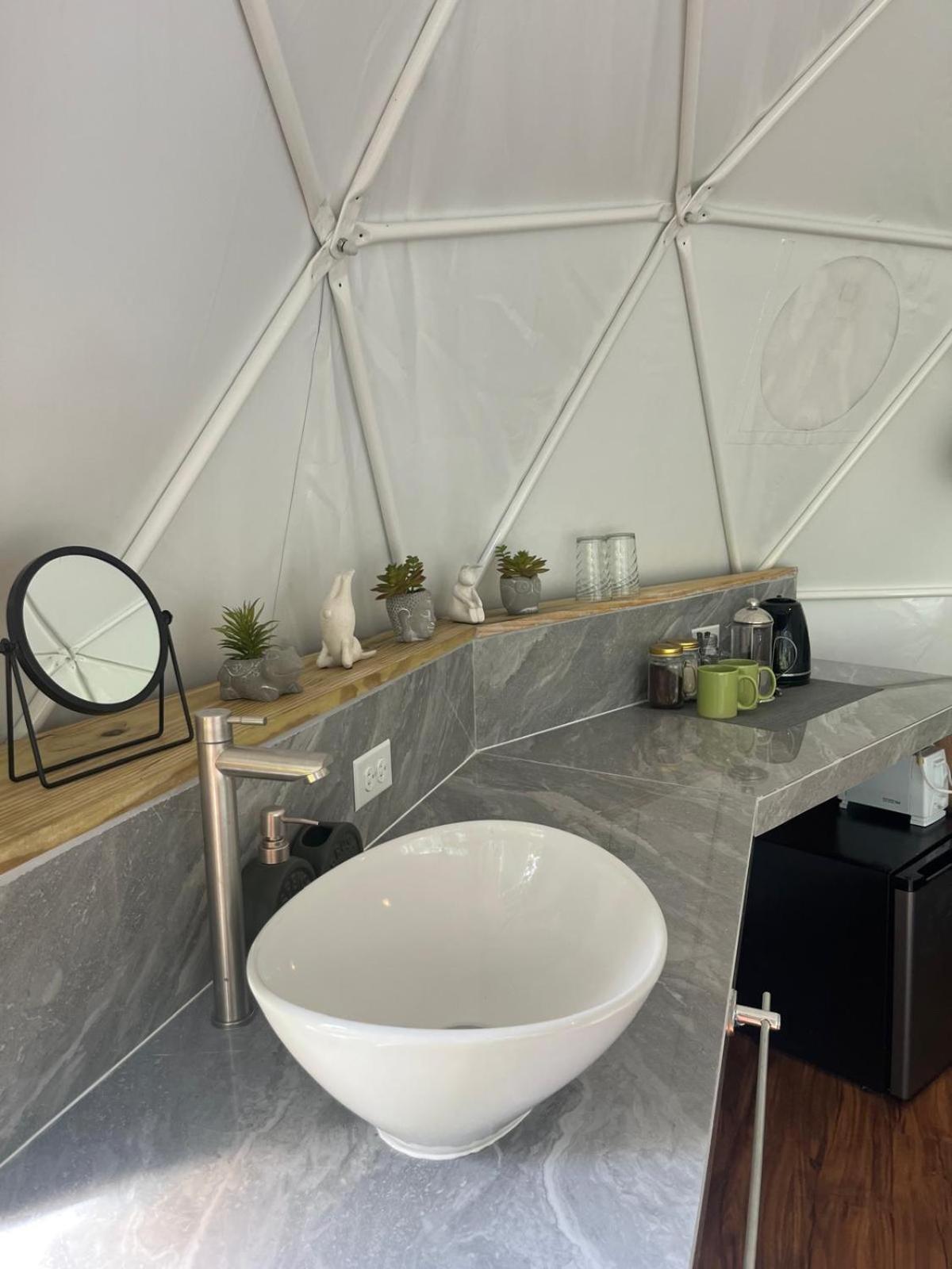 La Comarca River Glamping Dome Near Manuel Antonio Luaran gambar
