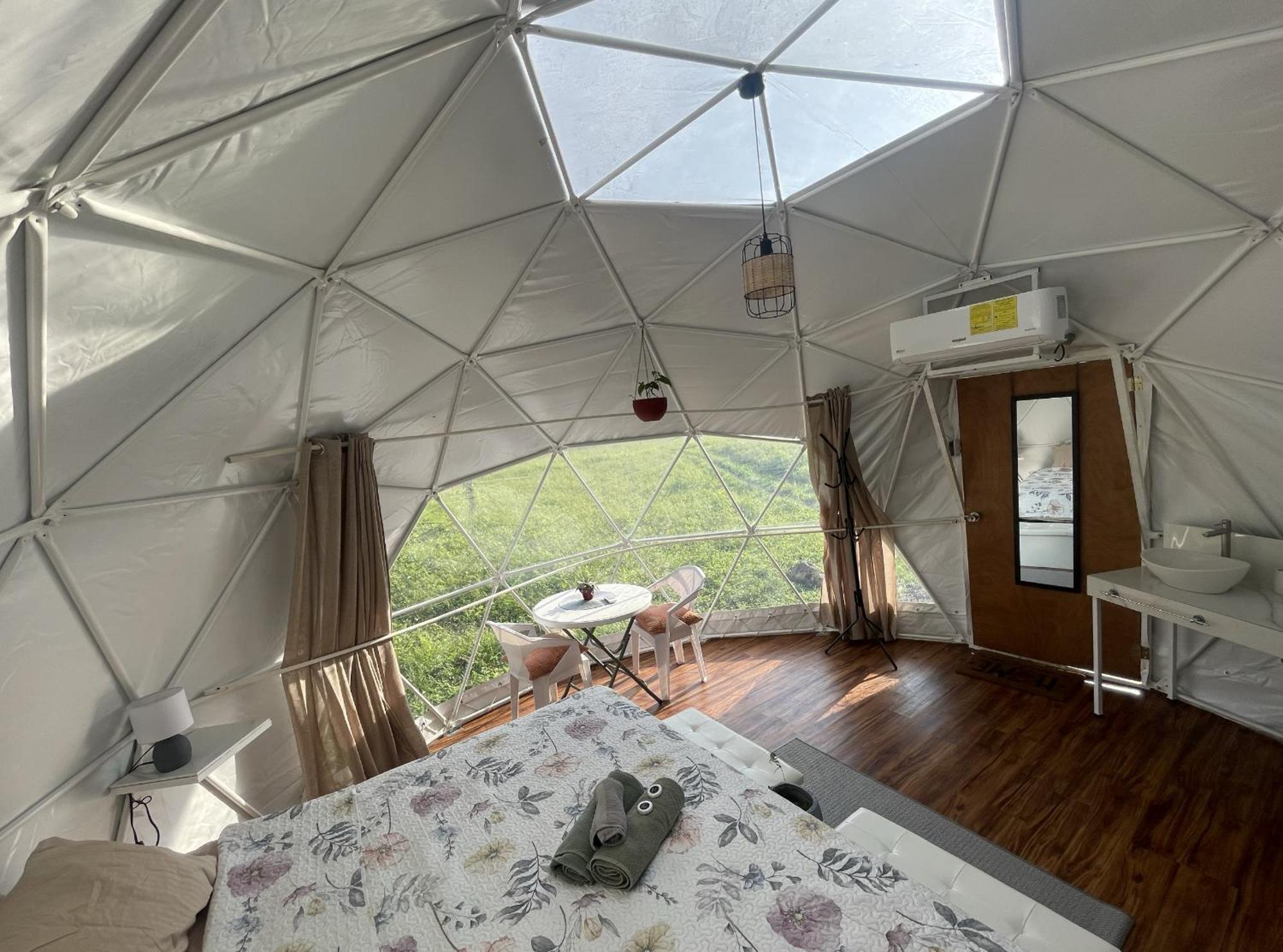 La Comarca River Glamping Dome Near Manuel Antonio Luaran gambar