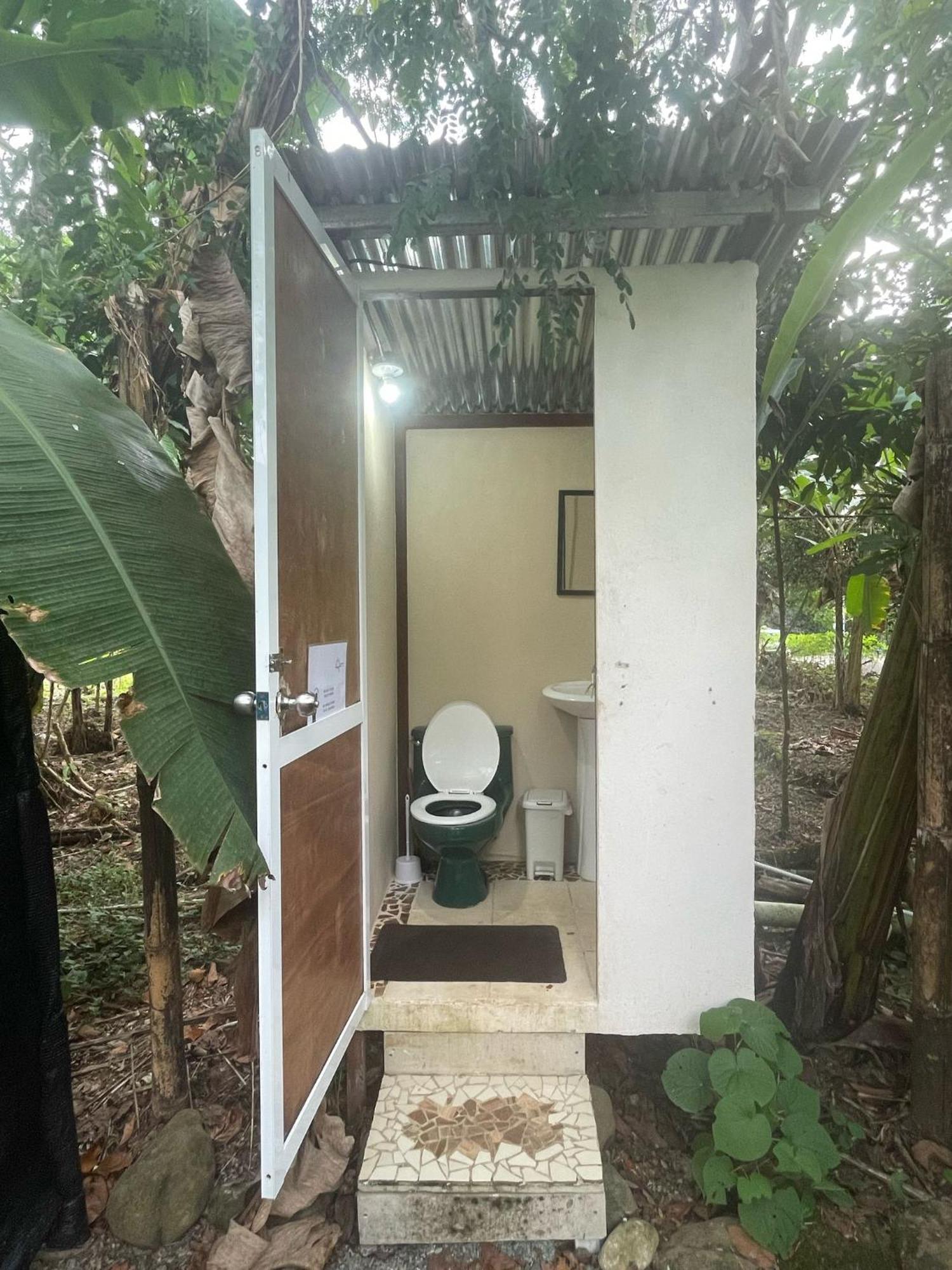 La Comarca River Glamping Dome Near Manuel Antonio Luaran gambar