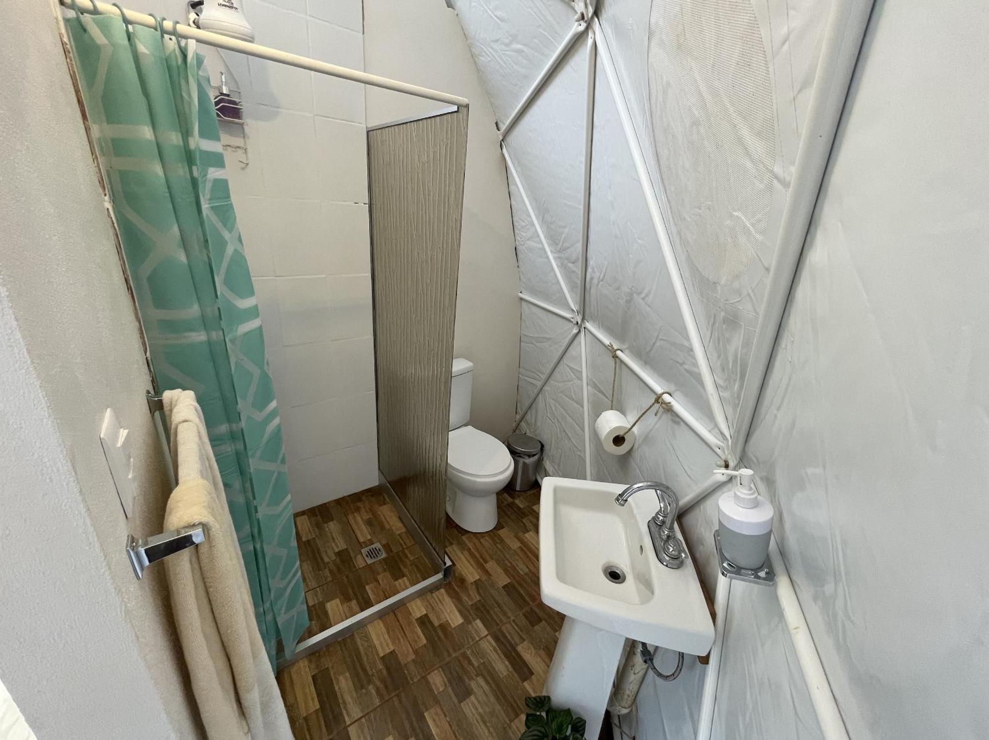 La Comarca River Glamping Dome Near Manuel Antonio Luaran gambar